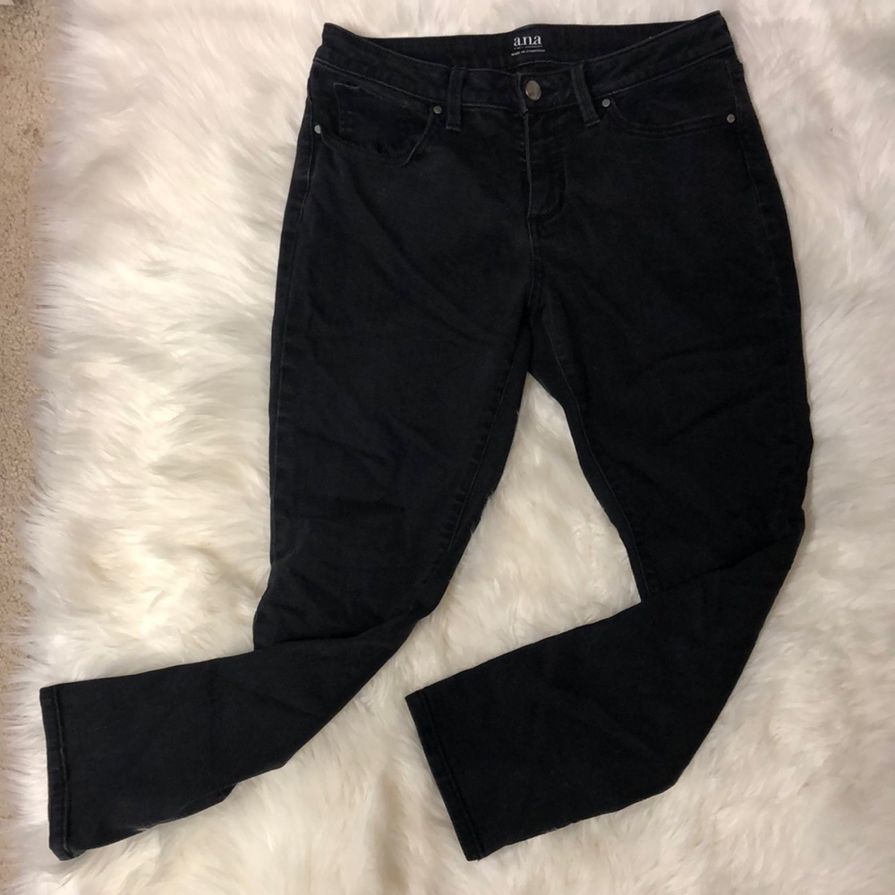 Cute black skinny ankle jeans